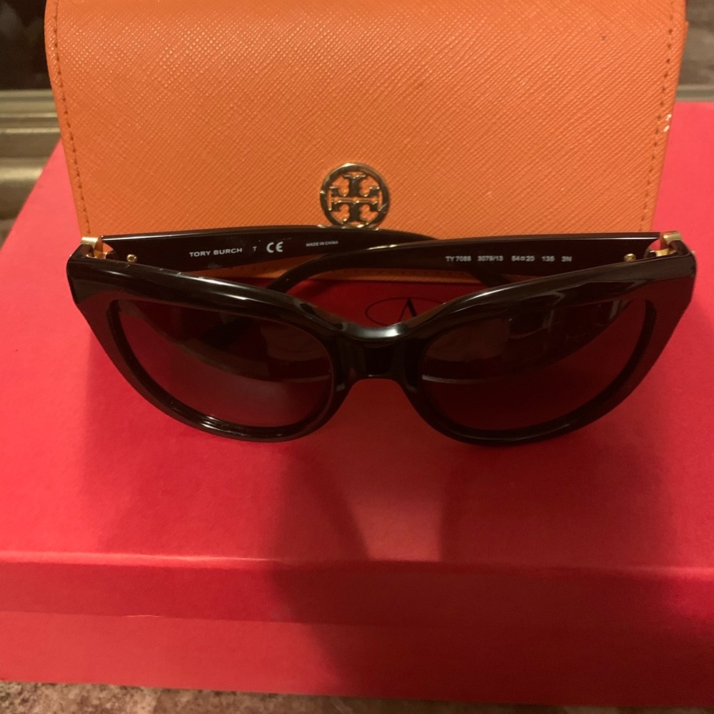 Tory burch sunglasses